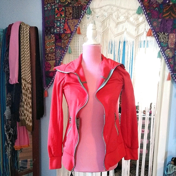 Red Jacket - Picture 2 of 4